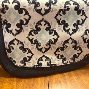 Thirty one medium crossbody